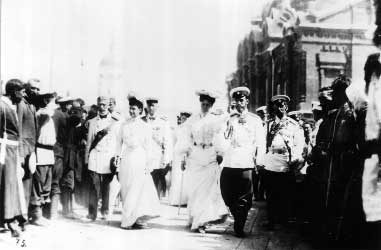 Царская семья в Сарове на торжествах 1903 г.